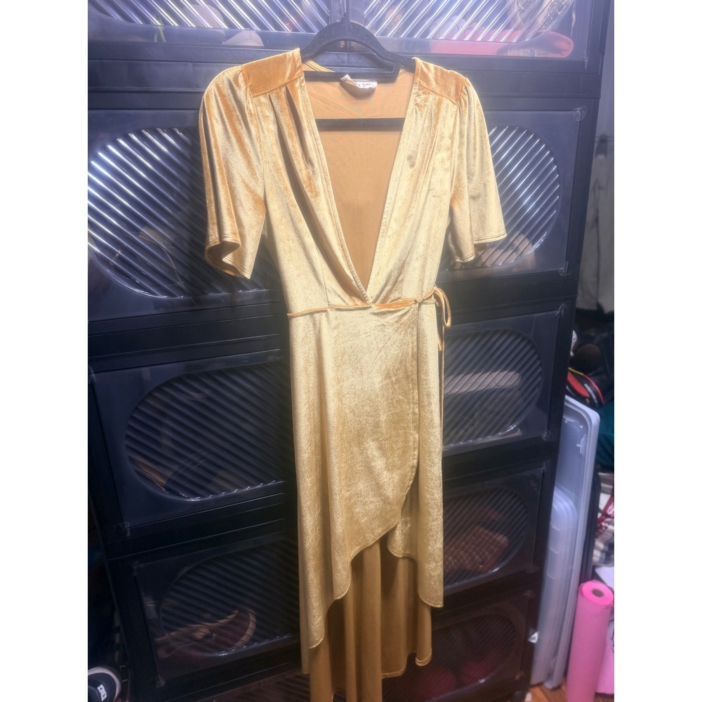 Molly Green Wrap Dress Women Medium Gold Good Velvet High-Low V-Neck Flutter
